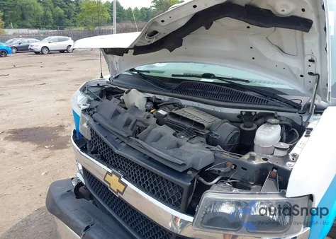 2020 Chevrolet Express Cargo Rwd 2500 Regular Wheelbase Wt из США, поврежденный, VIN 1GCWGAFG9L1271279